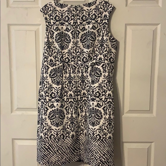 Women’s Dress - Picture 3 of 3